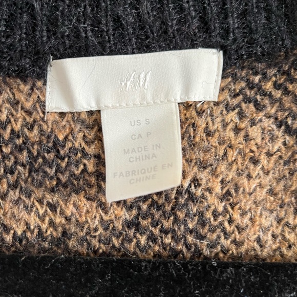 Animal Print Sweater - Picture 3 of 3